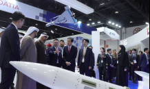 구본상 LIG 회장, 'IDEX 2025'서 UAE 대통령에 L-SAM 소개