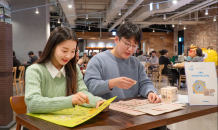 코웨이, 시각장애 아동 위한 점자 학습 교구재 제작 봉사