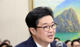 MBK 김병주, 홈플러스·롯데카드에 '선긋기' 논란…