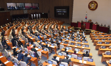 더불어민주당, 다음 달 2~3일 ‘조국 인사청문회’ 수용