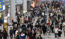 시들해진 日 불매?…김해공항 설 연휴 탑승률 70%대