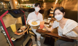 KT, 메드포갈릭서 AI 서빙로봇 선보인다