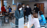 김보라 안성시장, 경기도 재난기본소득 읍·면·동 접수현장 방문