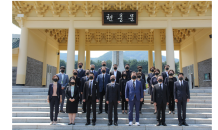 한국보훈복지의료공단, 호국보훈의 달 맞아 국립대전현충원 방문…합동참배 및 태극기 꽂기 봉사활동 펼쳐