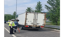 ﻿강원도경찰청, 고속도로에서 화물차 법규위반 특별 집중단속…대형사고 예방