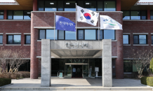 한국마사회 “지용철 조교사, 한국경마 심판 자문위원 됐다”