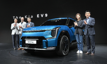 [2023 서울모빌리티쇼] 기아, 전기 SUV ‘EV9’ 실차 최초 공개…“모든 전시 차량 전기차로”