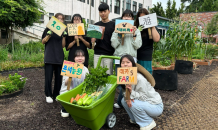 청년 도시농부들이 걷어 올린 수확의 기쁨