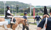 마사회 “도심 속 승마체험, 하반기에 다시 만나요”